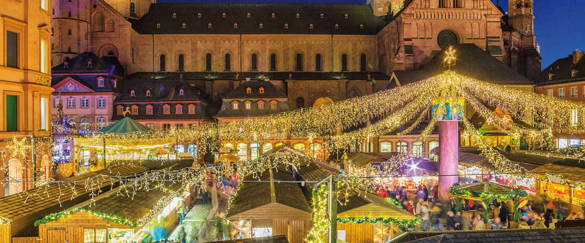 View over the Christmas Market of Mainz